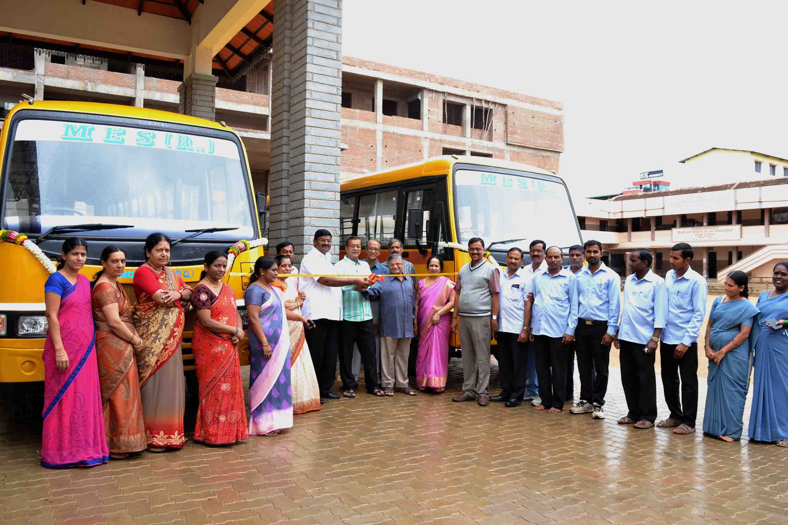 ಎಂಇಎಸ್ ವಿದ್ಯಾ ಸಂಸ್ಥೆಯಲ್ಲಿ ಉಚಿತ ಬಸ್‌ಗೆ ಚಾಲನೆ